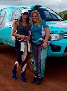 Única dupla feminina no grid do RN 1500: Josi (esq.)/ Sandra (dir.)