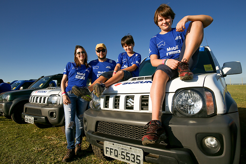 Passeio off-road é para todas as idades - Foto: Ricardo Leizer / Mitsubishi