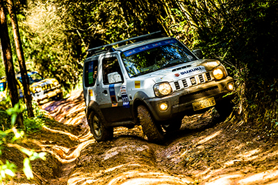 Muito off-road pelas trilhas de Curitiba (PR) - Foto: Ricardo Leizer