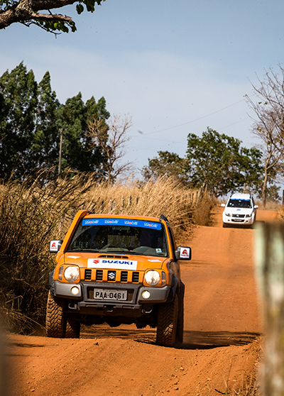 Trilhas e estradas em meio à natureza - Foto: Tom Papp / Mitsubishi