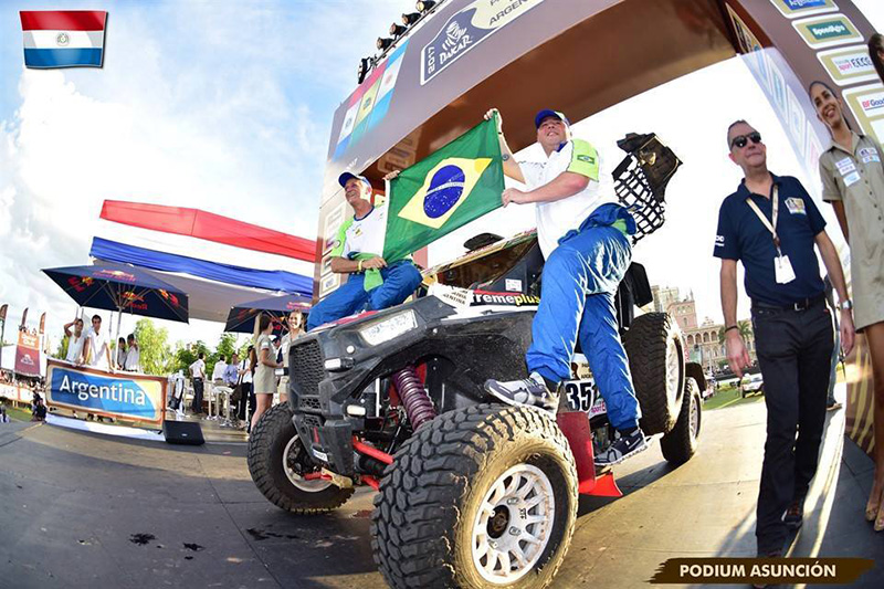 Leandro Torres e Lourival Roldan fazem história e vencem etapa do Rally Dakar nos UTVs - Foto "Dakar 2017 by PhotoRunning".
