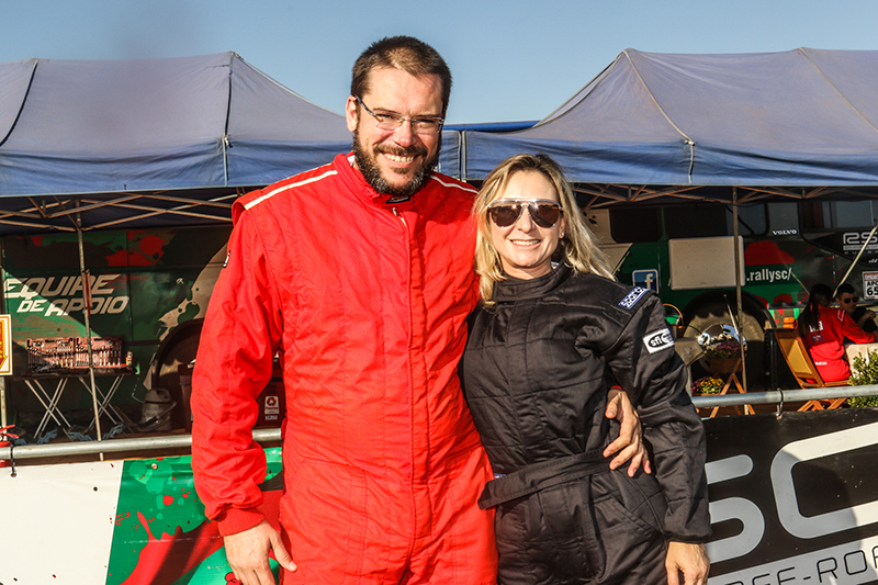 Os advogados Marcelo e Luciani Maronezi competem rally juntos há dois anos (Sanderson Pereira)