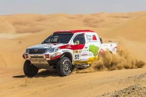 Com esforço e espírito competitivo, brasileiros superaram problemas, não desistem e prosseguem no rali. Líder do Mundial e vencedor do Dakar desistem. - Foto: Marian Chytka