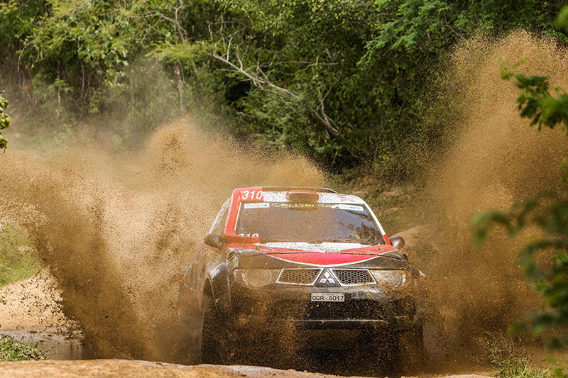 Dupla venceu também a etapa deste domingo, na geral, a mais dura das quatro - Foto: Sanderson Pereira/Photo-S