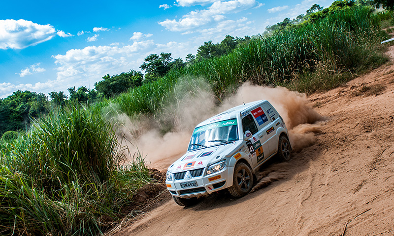Rali cross-country de velocidade é o mais tradicional do País - Foto: Marcio Machado/Mitsubishi