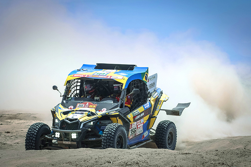 Reinaldo Varela e Gustavo Gugelmin com o UTV Can-Am Maverick X3 no Rally Dakar 2018. Crédito: Gustavo Epifanio/photosdakar.com