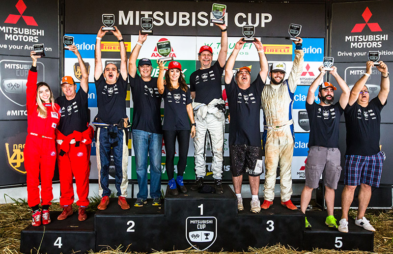 No final da etapa, os melhores de cada categoria sobem ao pódio - Foto: Tom Papp / Mitsubishi