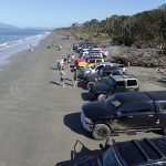 Passeio 4×4 Jeep Ilha Blues garante trilha off-road e show internacional