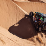 Brasileiros voltam a andar forte e chegam a liderar no Dakar
